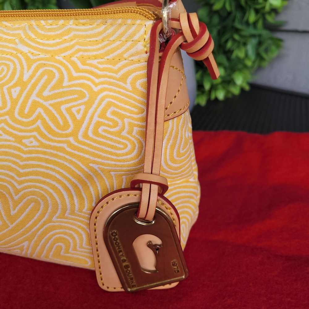 Dooney & Bourke Vintage Yellow Patterned Women's Bag - Picture 2 of 11